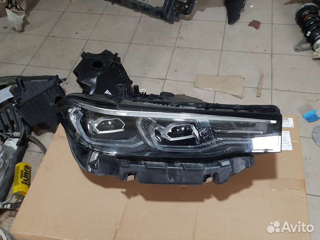 Фара правая Bmw x7 g07 led с дефектом