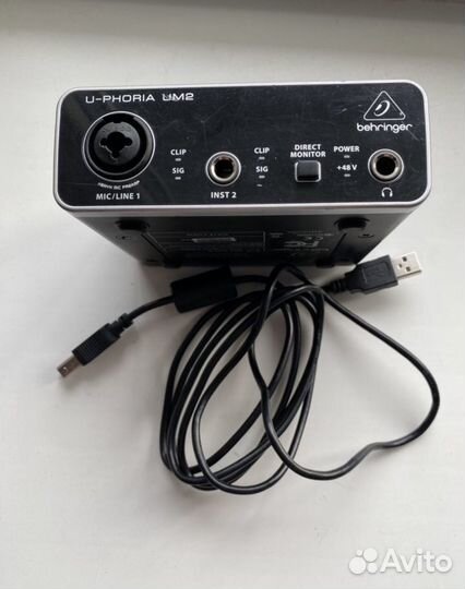 Аудиокарта behringer um2