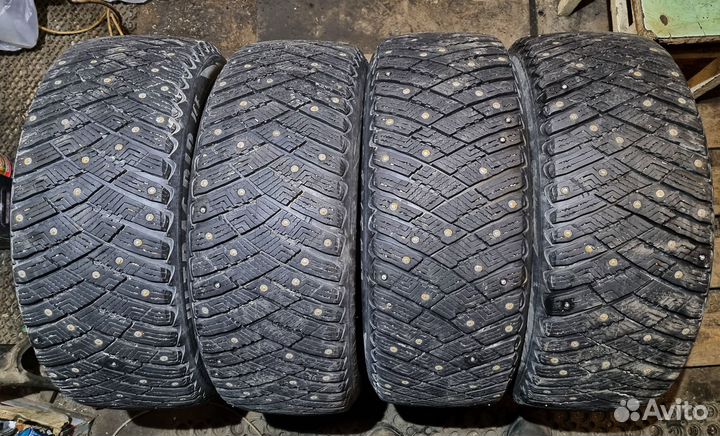 Goodyear Ultragrip Ice Arctic 215/55 R17 98T