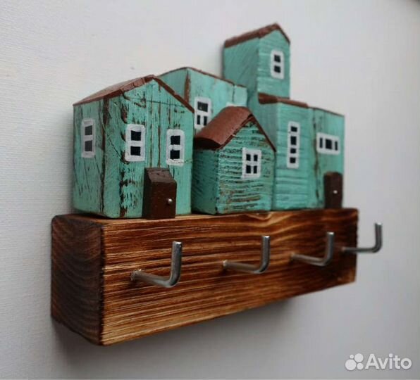 Деревянный декор. Ключница настенная