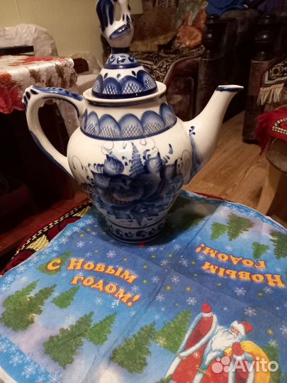 Гжель Чайник большой 26 см