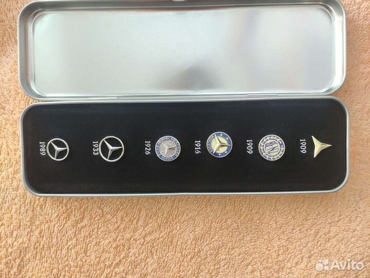 Коллекционные значки mercedes