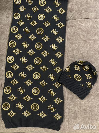 Комплект шапка и шарф guess