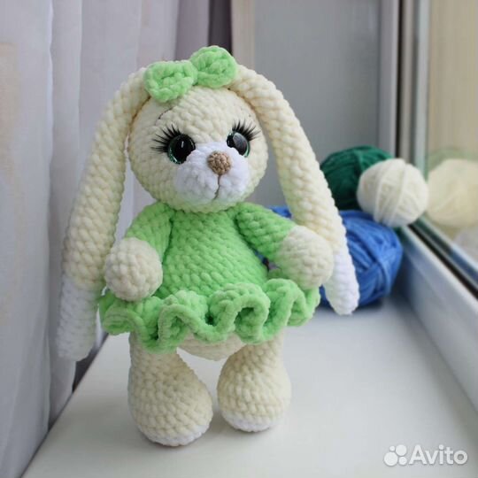 Зайка вязаная