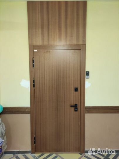 Дверь входная металлическая в квартиру / Доставка