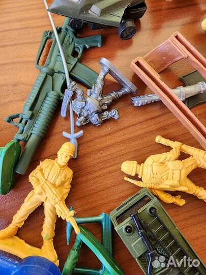 Развивающие игрушки для малышей пакетом