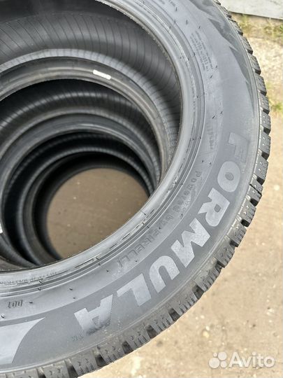 Pirelli Formula Ice 215/55 R17 98T