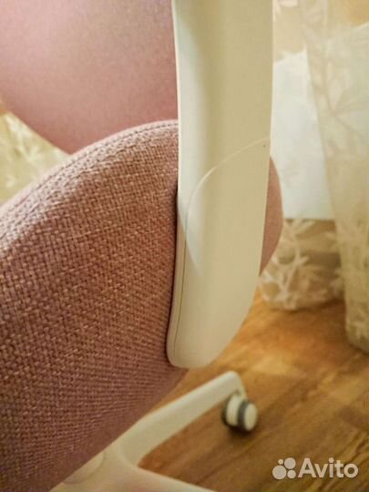 Компьютерное кресло Хаттельфель IKEA розовый
