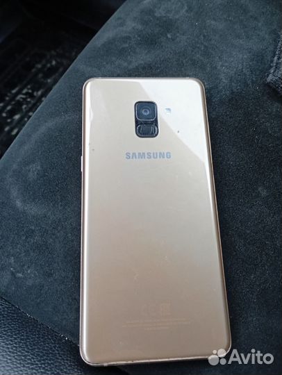 Samsung Galaxy A8+, 4/32 ГБ