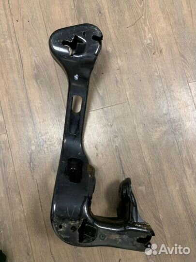 Кронштейн Bmw X3 2.0D E83 N47 2009