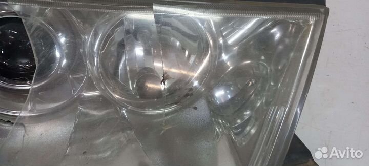 Фара правая Mitsubishi Pajero Sport 2