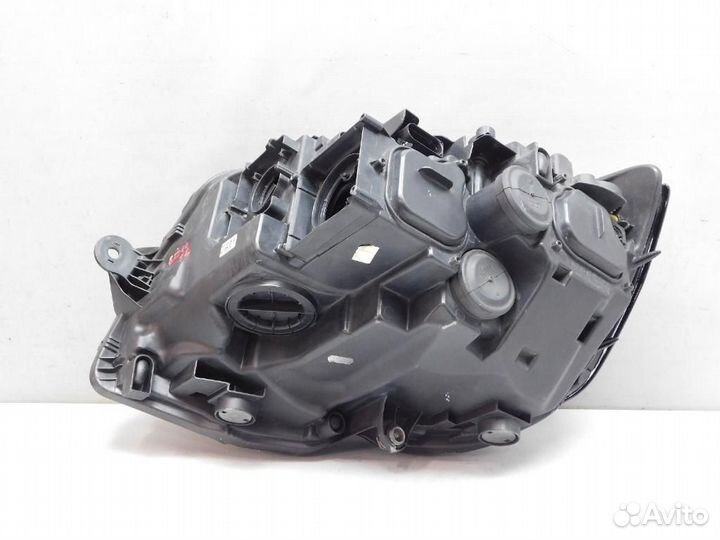 Фара правая Volkswagen California/Caravelle/Multiv