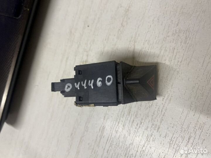 Кнопка аварийки Brilliance V5 2011