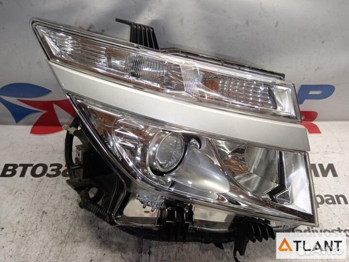 Фара передняя правая nissan elgrand
