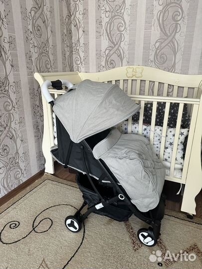 Коляска прогулочная Новая
