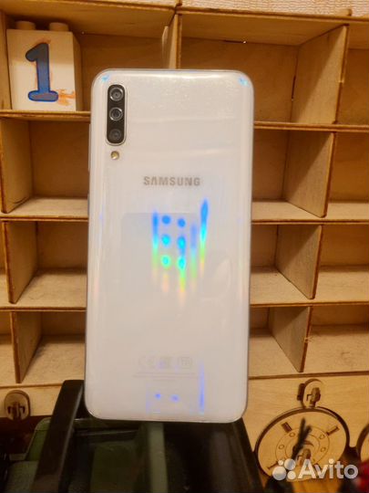 Samsung Galaxy A50, 4/64 ГБ