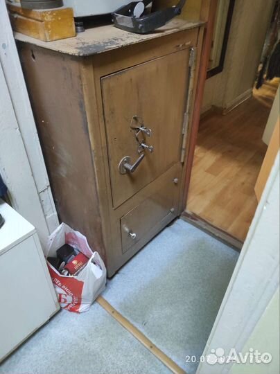 Сейф несгораемый