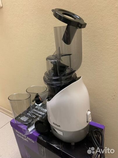 Соковыжималка шнековая Kitfort KT-1121
