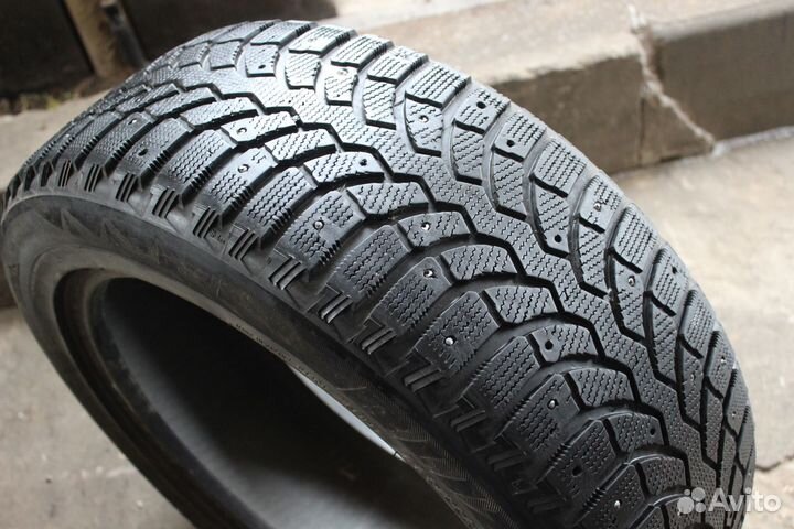 Bridgestone Blizzak Spike-01 225/55 R18 98T