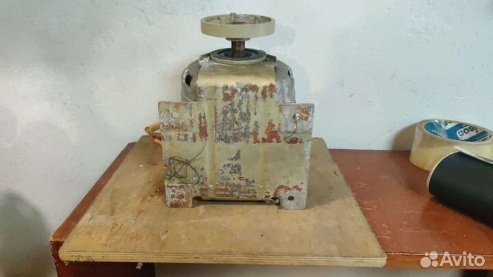 Мотор 220 в пр-ва СССР от стиральной машины