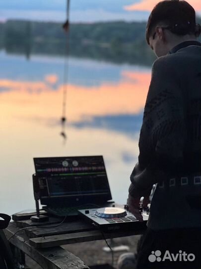 Диджей, звукорежиссер на мероприятия