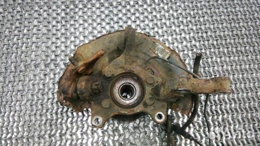 Ступица передняя левая toyota avensis T27 (UBN03K9