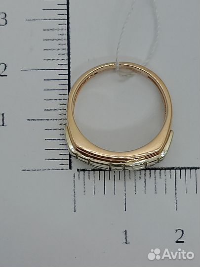 Золотое кольцо с бриллиантом 17,5р