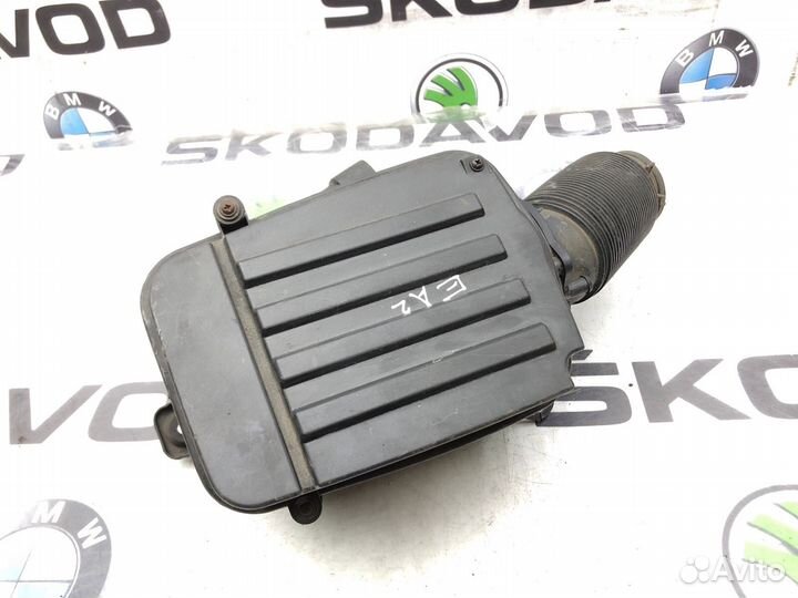 Корпус воздушного фильтра Skoda Octavia A5 (1Z)