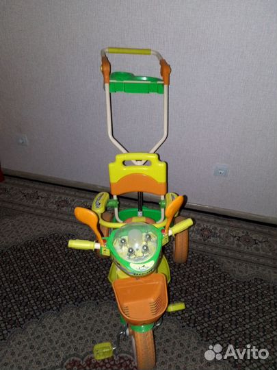 Трехколесный велосипед