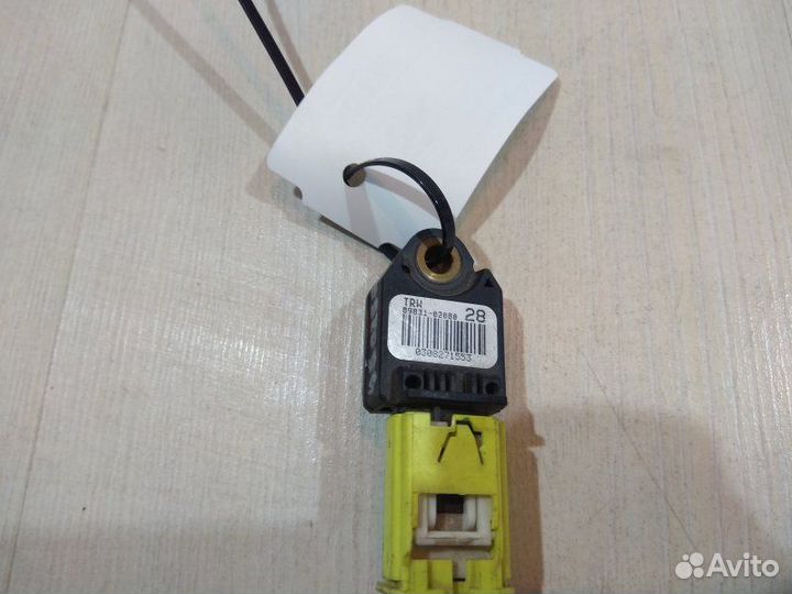 Датчик удара задний Toyota Corolla E150 2006