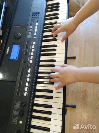 Синтезатор Yamaha psr e433