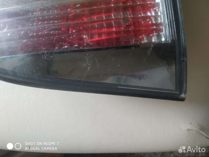 Фонарь зад лев в крышку багажника на lexus rx 300