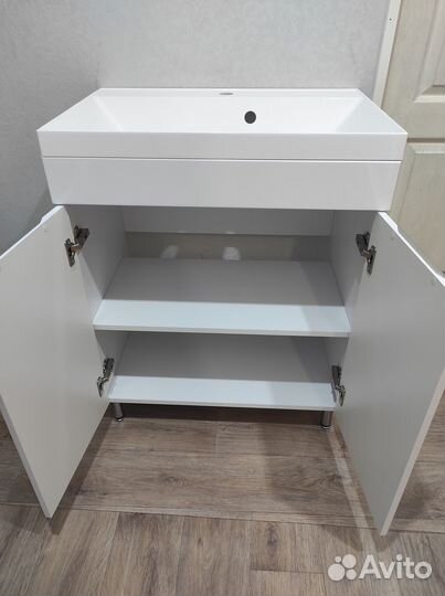 Тумба с раковиной для ванной 70 см