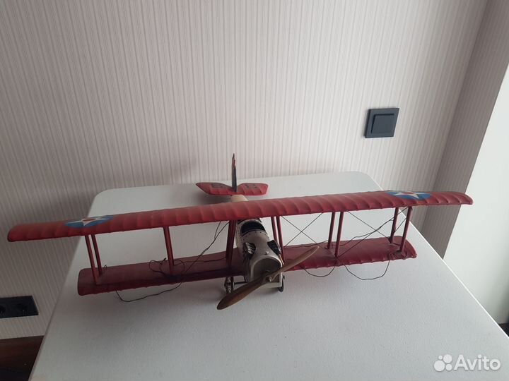 Модель самолета authentic models