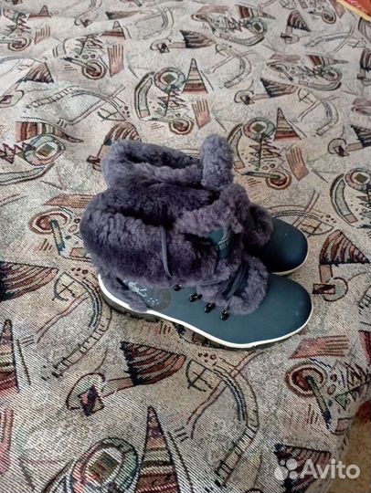 Ботинки зимние 37 р новые