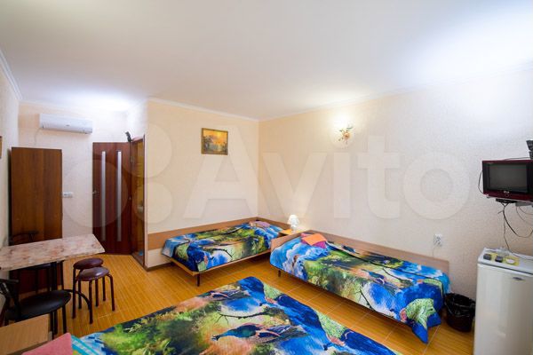 Комната 18 м² в 9-к., 1/2 эт.