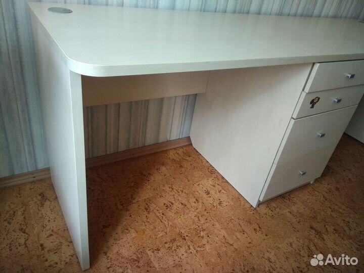 Письменный стол двойной