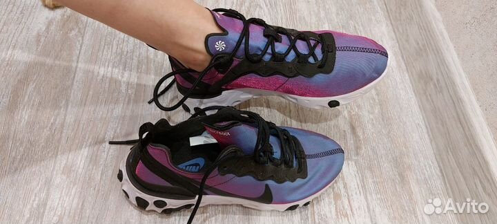 Кроссовки Nike женские