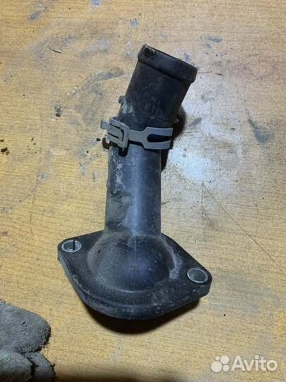 Крышка термостата Skoda Octavia A5 лифтбек BSE 1.6