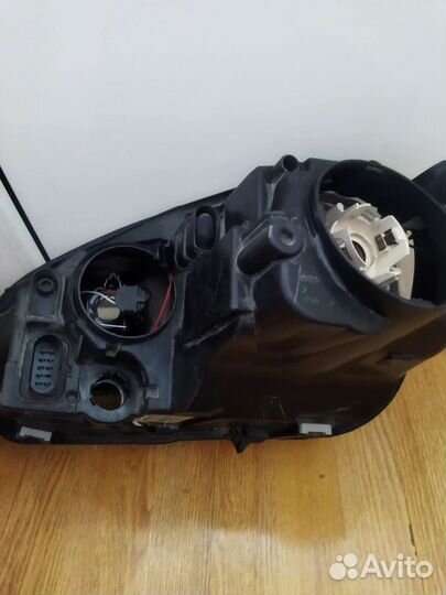 Фара volkswagen jetta 5