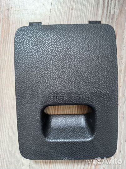 Крышка блока предохранителей Kia picanto 2