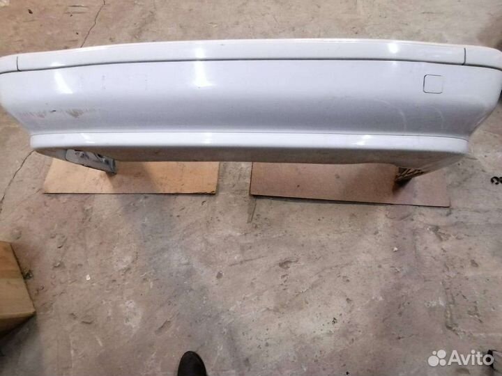 Задний бампер бмв Е 39,цвет 300