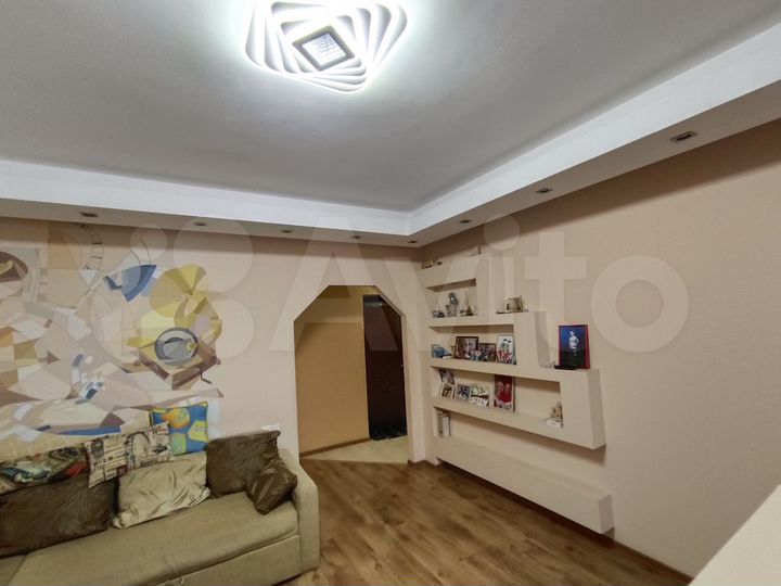 2-к. квартира, 70,8 м², 8/10 эт.