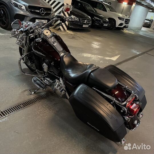 Road King Custom (Black Cherry)