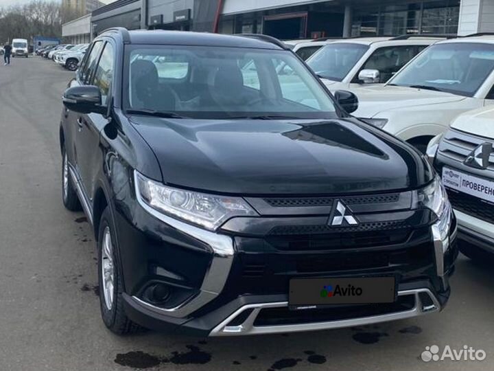 Mitsubishi Outlander 2.0 CVT, 2022