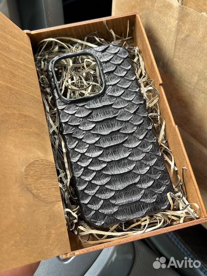 Чехол на iPhone 14 про