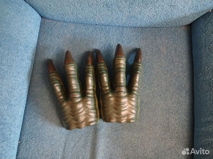 Лапы динозавра