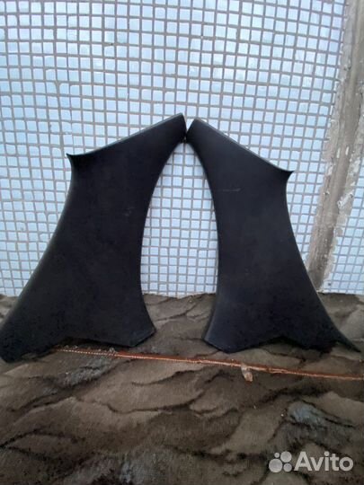 Накладка задней стойки Toyota Carina ED