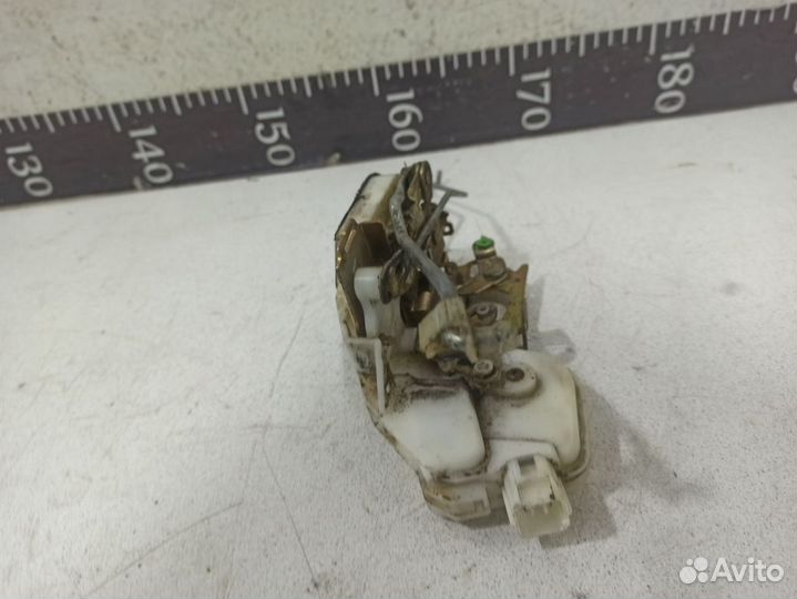 Замок двери задней правой