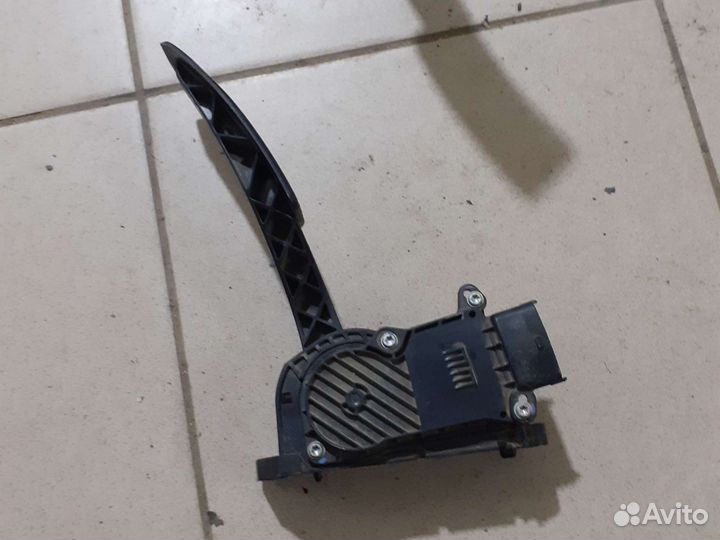 Педаль газа LADA Priora